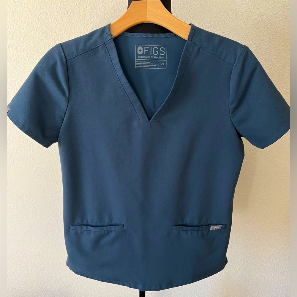 COPY - FIGS Dark Harbor Casma 3 Pocket Scrub Top XS